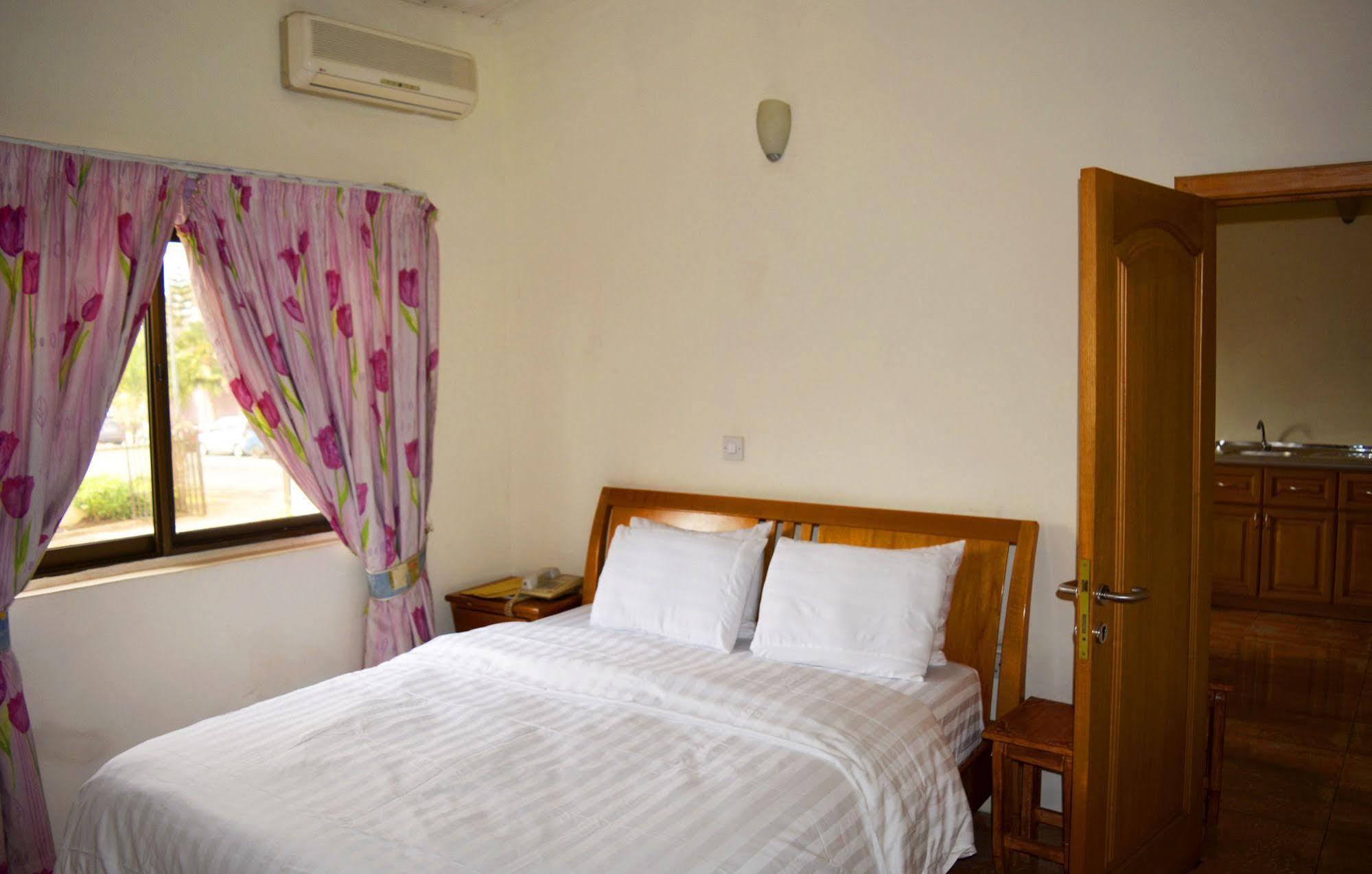 Hotel Georgia Accra Buitenkant foto